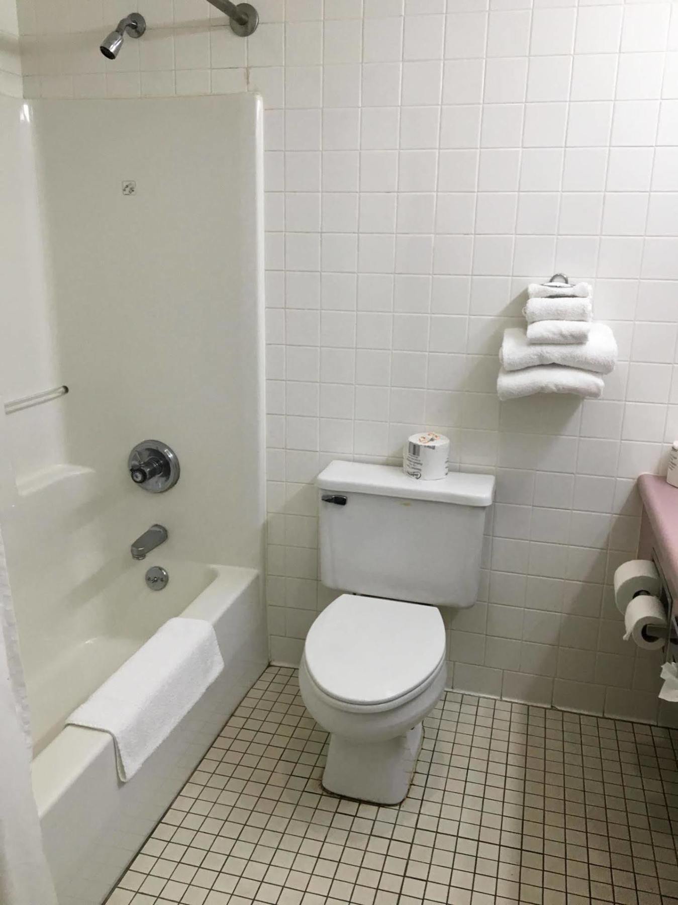 Cci Express Inn Central City Екстериор снимка